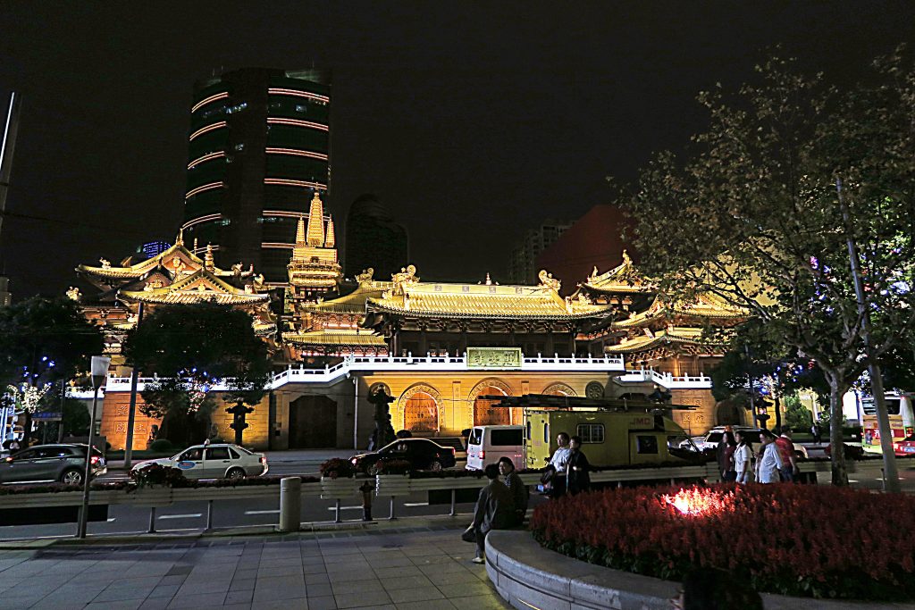 Temple Jing'An by night