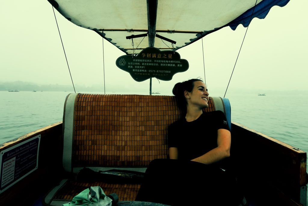 Laura sur la petite barque